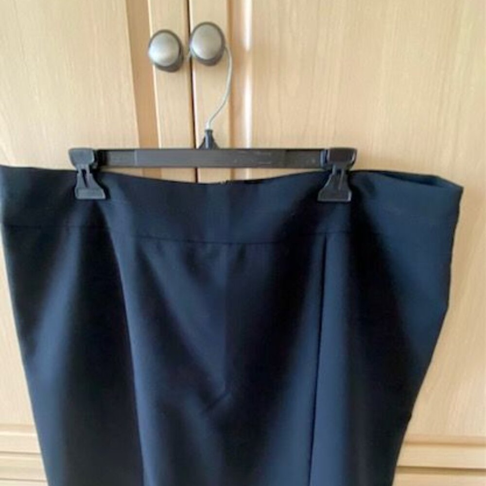 Black skirt